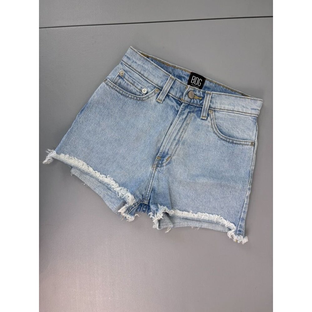 BDG‎ women's 24 light wash high rise girlfriend denim cutoff jean shorts